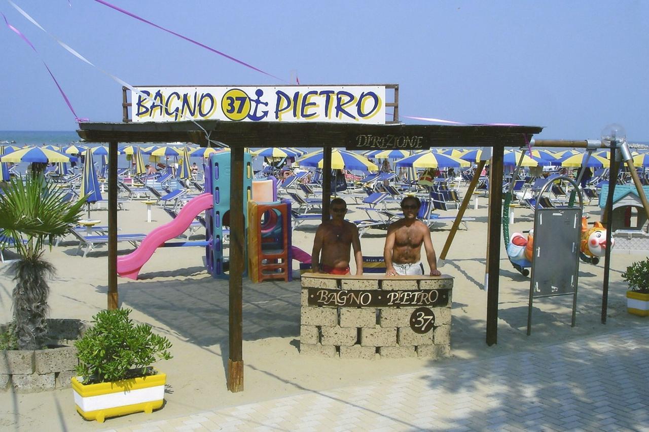 Hotel Susanna Rimini Kültér fotó