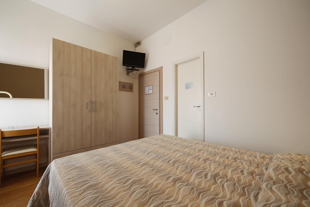 Hotel Susanna Rimini Szoba fotó