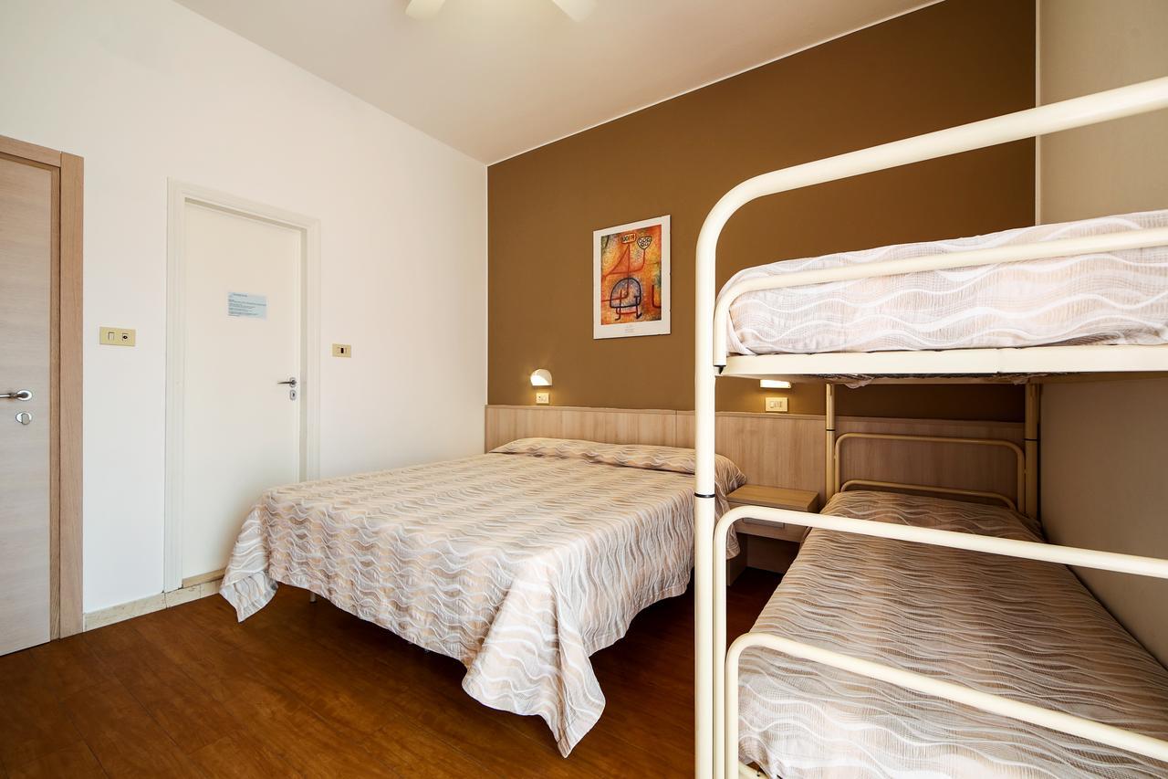Hotel Susanna Rimini Kültér fotó
