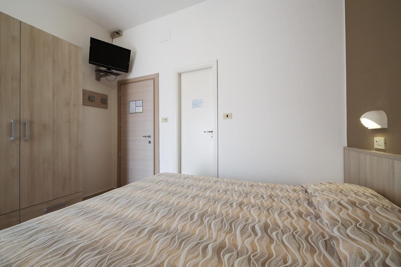 Hotel Susanna Rimini Szoba fotó