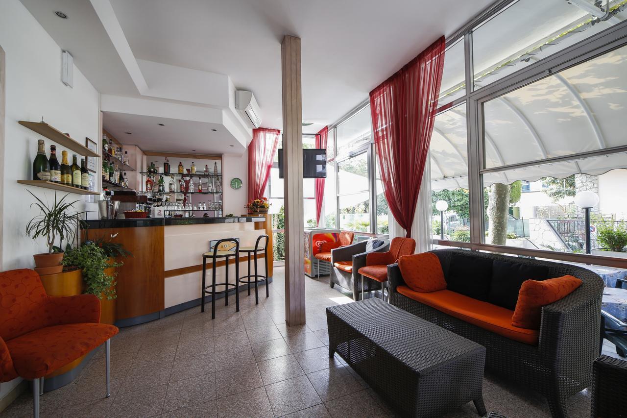 Hotel Susanna Rimini Kültér fotó