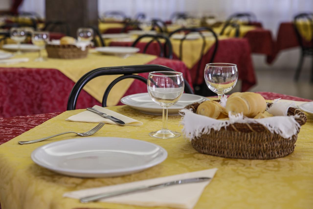 Hotel Susanna Rimini Kültér fotó